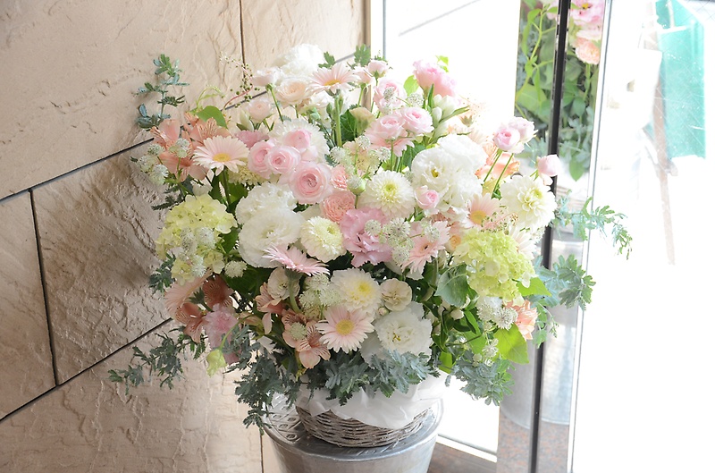 イングリッシュガーデン風◎ お花たっぷりのアレンジ