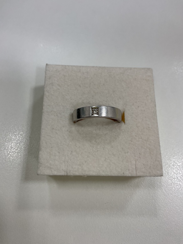 pt リング　石付き