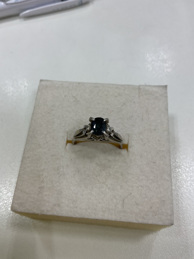 pt900 石付き　リング