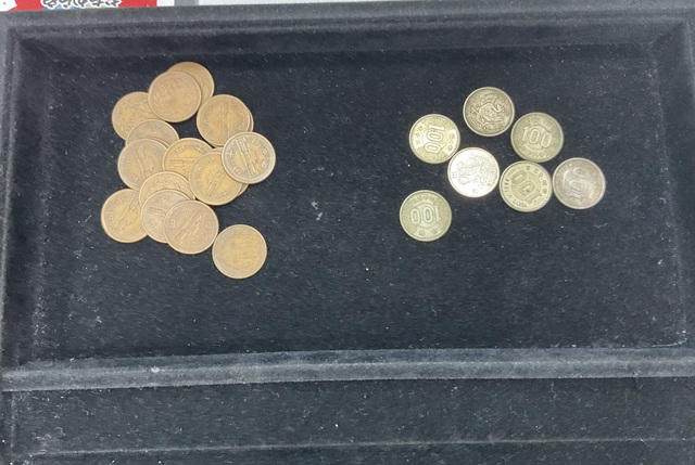 100円銀貨　ギザ10